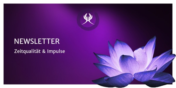 Lotusblüte auf violettem Grund mit Newslettereinladung